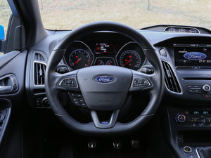 2016款2.3T 赛道版 方向盘
