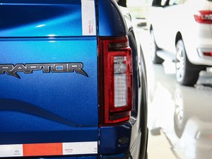 2017款3.5T 性能版 尾灯