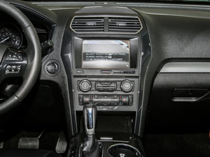 2017款2.3T EcoBoost风尚版 中控台