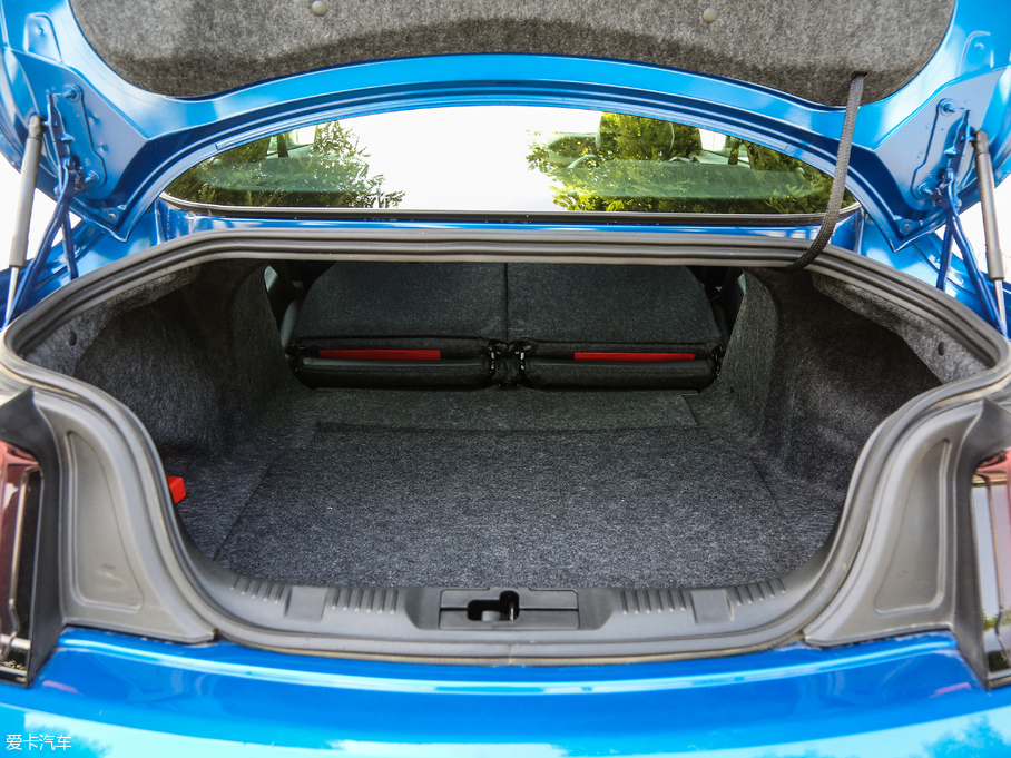 2018Mustang 5.0L V8 GT