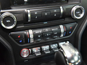 20182.3L EcoBoost {(dio){(dio)(ji)