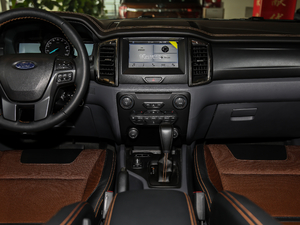 2018款Wildtrak 中控台