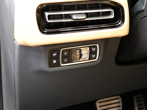 2020 3.0T V6 ȫ(q)Ű п؅^(q)