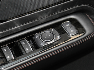 2020 3.0T V6 ȫŰ п؅^