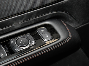 2020 3.0T V6 ȫŰ п؅^