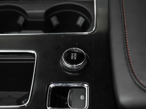 2020 3.0T V6 ȫŰ п؅^