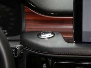 2020 3.0T V6 ȫŰ п؅^