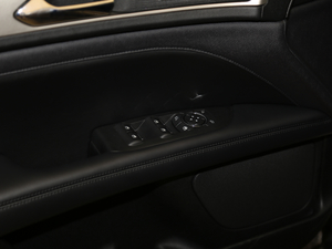 20182.0T Ű {܇ƅ^(q)	