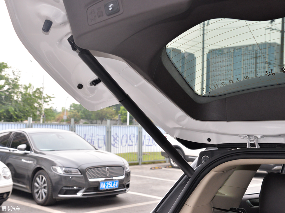 2018ֿMKC 2.0T ǰ(q)Ű