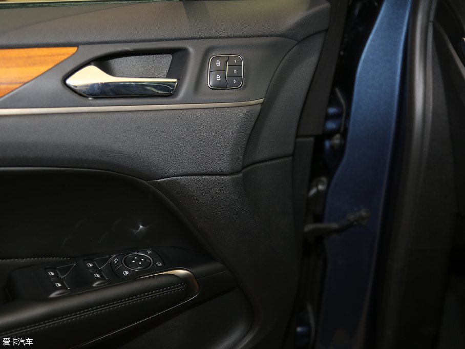 2018ֿMKC 2.0T ǰ(q)Ű