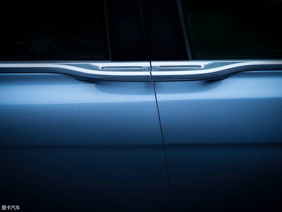 2019ֿϴ 80th Anniversary Coach Door Edition