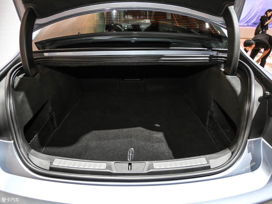 2019ֿϴ 80th Anniversary Coach Door Edition