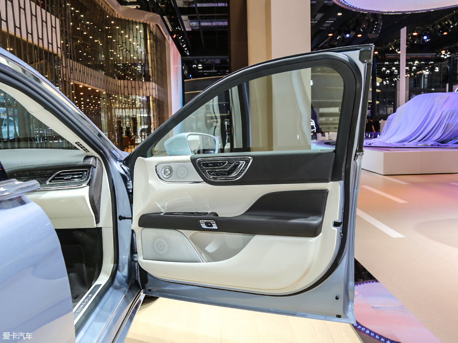 2019ֿϴ 80th Anniversary Coach Door Edition