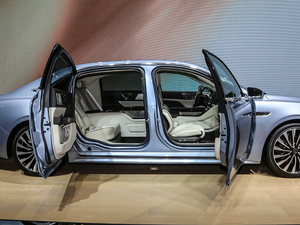 201980th Anniversary Coach Door Edition g