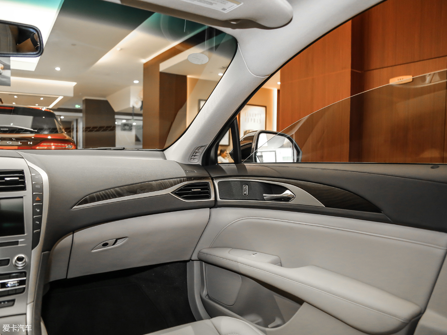 2019ֿMKZ 2.0T Ű VI