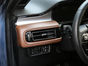 20203.0T V6 ȫ(q)ܲʽӰ g