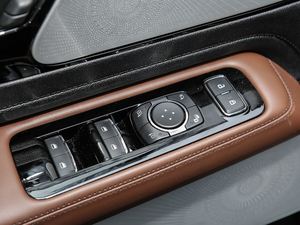 20203.0T V6 ȫܲʽӰ п؅^