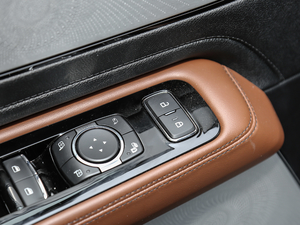 20203.0T V6 ȫܲʽӰ п؅^