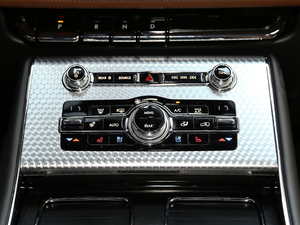 2020款3.0T V6 全驱高性能插电式混动版 空调调节