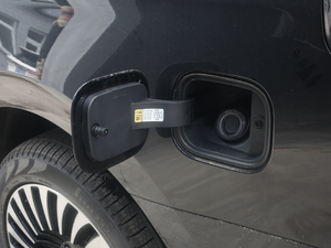 2020款3.5T L 长轴总统版 油箱盖