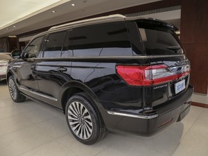 2020款3.5T 尊耀版 左后45度