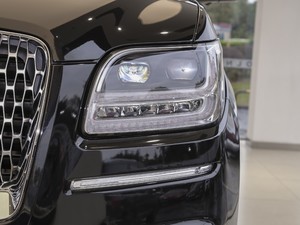 2020款3.5T 尊耀版 大灯