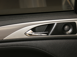 20202.0T MONOҫ MONO WHITE g