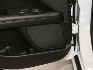 20202.0T MONOҫ MONO WHITE g