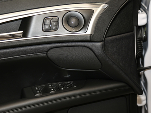 20202.0T MONOҫ MONO WHITE g