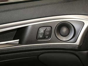 20202.0T MONOҫ MONO WHITE g