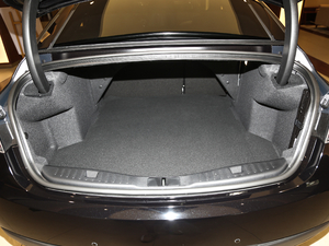 2020款2.0T MONO限量尊雅版 MONO BLACK  行李厢空间