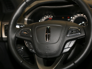 2020款2.0T MONO限量尊雅版 MONO BLACK  中控区