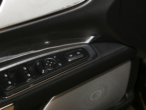 20202.0T (q)MONOҫ MONO BLACK  п؅^(q)