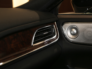 20202.0T (q)MONOҫ MONO BLACK  п؅^(q)