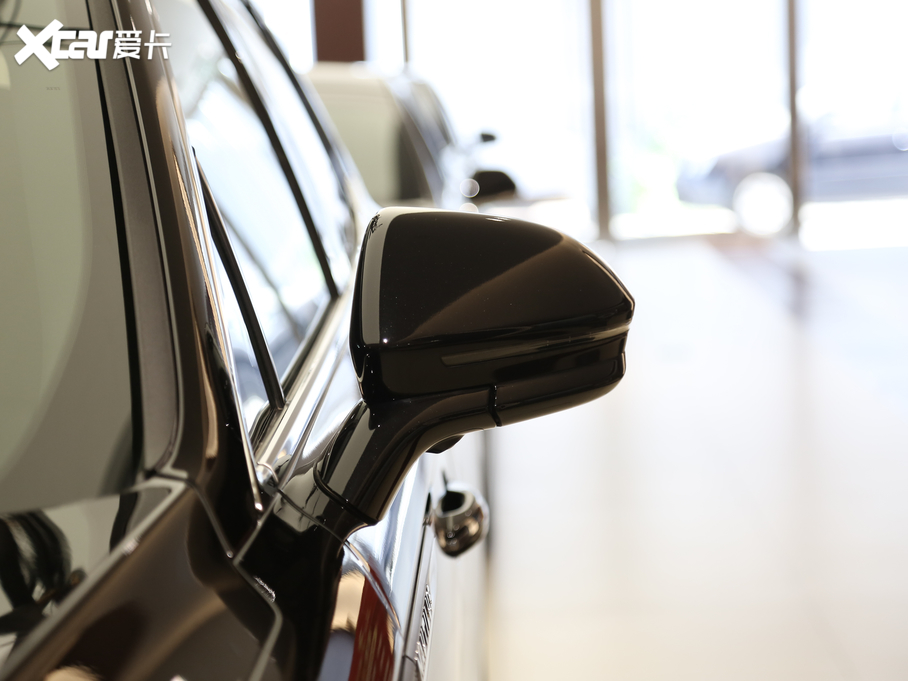 2020 (M) 2.7T ҫ VI