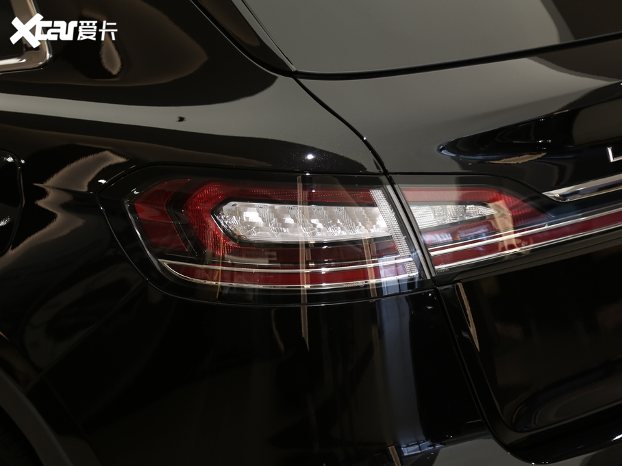 2020 (M) 2.7T ҫ VI