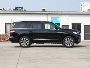 2022款3.5T 尊耀版 正侧（右）