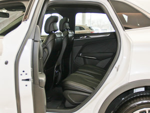 2014款2.0T 自动四驱尊雅版 后排空间