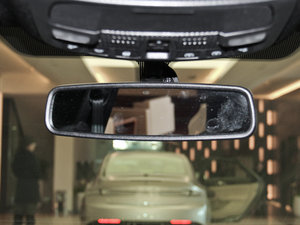2014款2.0T 自动四驱尊雅版 车内后视镜