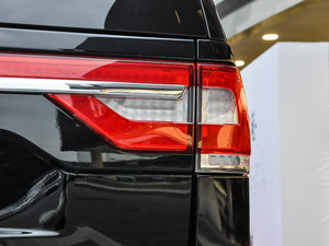 2016款3.5T AWD 尾灯