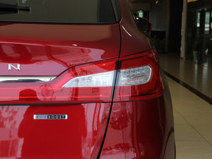 2015款2.0T 两驱尊享版 尾灯