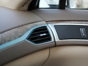2015款2.0T 总统系列 中控区