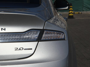 2016款2.0T 尊耀版 尾灯