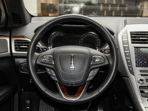 2017款2.0T 尊雅版 方向盘