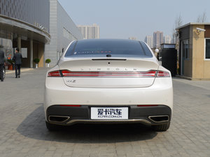 2017款2.0T 尊雅版 正后	