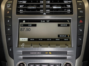 2017款2.0T 尊雅版 中控台显示屏