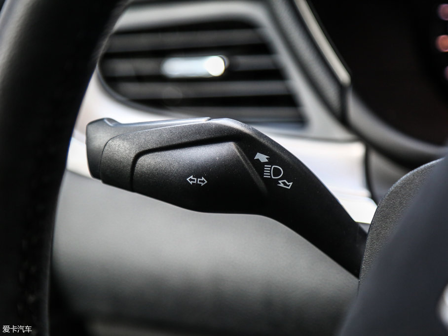 2017ֿMKC 2.0T ǰ(q)𐂰