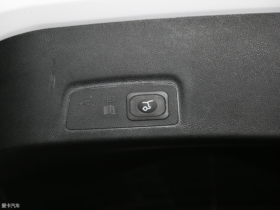 2017ֿMKC 2.0T ǰ(q)𐂰