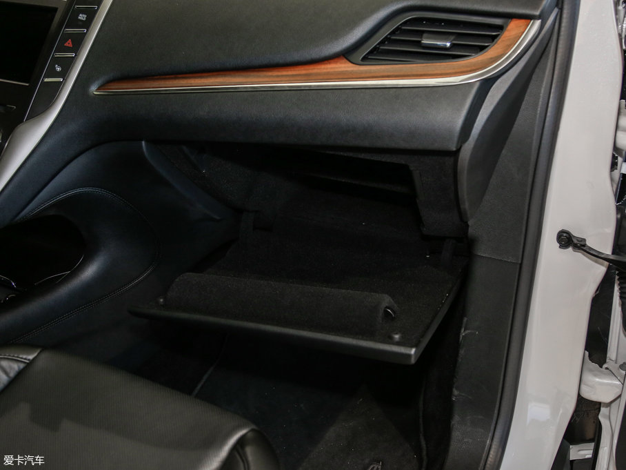 2017ֿMKC 2.0T ǰ(q)Ű