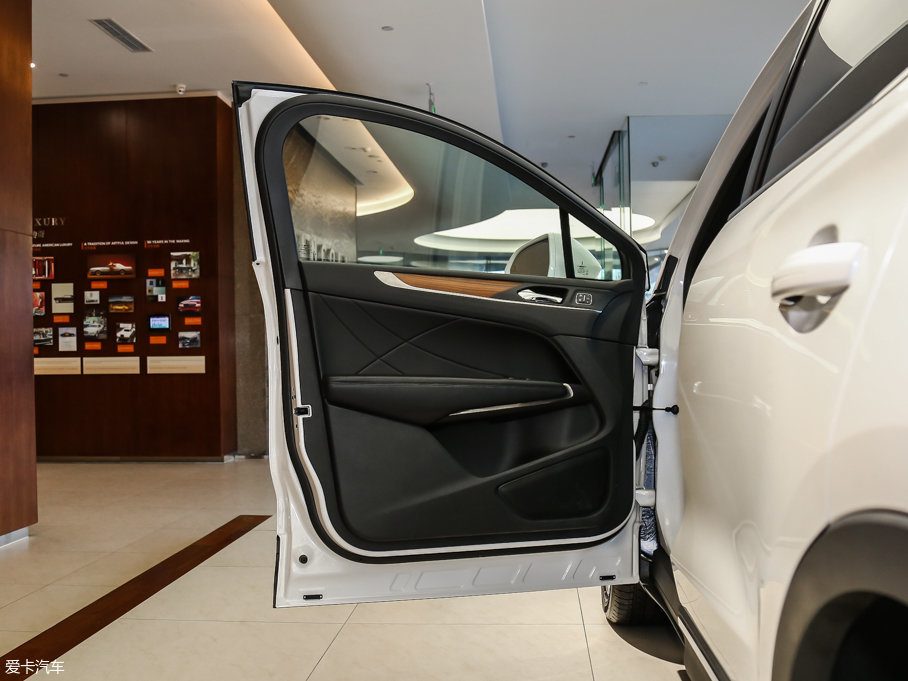 2017ֿMKC 2.0T ǰ(q)Ű